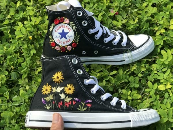 Converse embroidered floral, Floral embroidered converse high tops ,Embroidered flower converse ,Black floral converse Embroidered Shoes